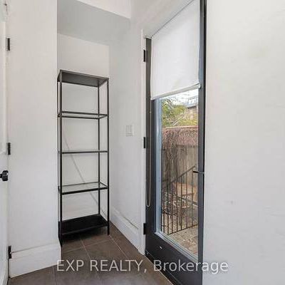 LITTLE PORTUGAL EXPOSED BRICK 2 BEDS 1 BATH - Photo 3