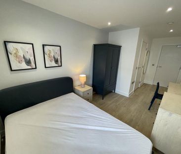 1 bedroom in a house share to rent - Photo 3