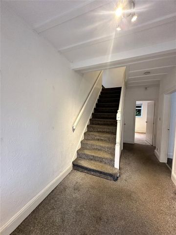 4 bedroom detached house to rent - Photo 2