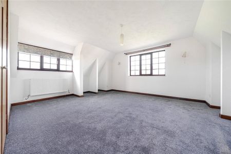 4 bedroom detached house to rent - Photo 2