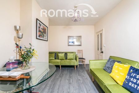 3 bedroom apartment to rent - Photo 2