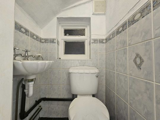 Banners Gate Road, Sutton Coldfield - Photo 1