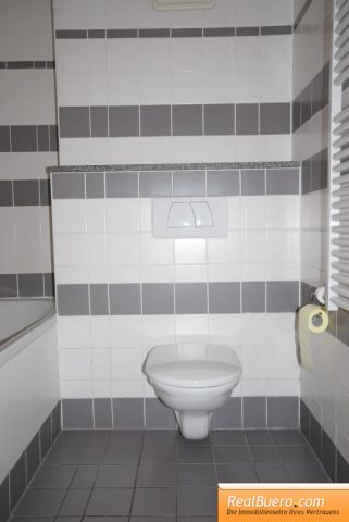 NEUBAUWOHNUNG MIT GARAGENPLATZ UND GARTENMITBENUTZUNG - Photo 3