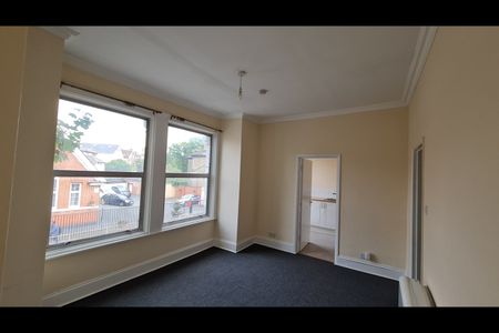 Studio Flat, St James's Road, CR0 - Photo 3