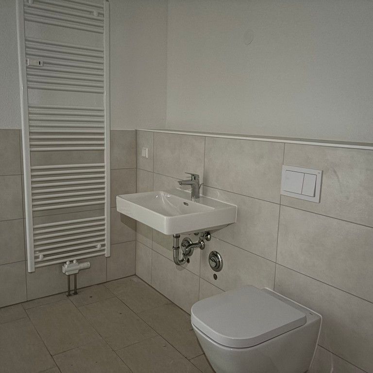 Traumhafte 4-Zimmer-Wohnung in zentraler Lage zu vermieten! - Photo 1