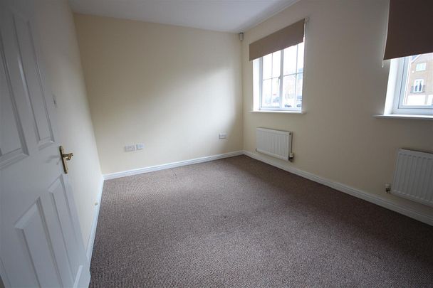 2 bedroom End Terraced to let - Photo 1