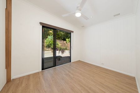 11 Suncrest Avenue, Newport - Photo 3