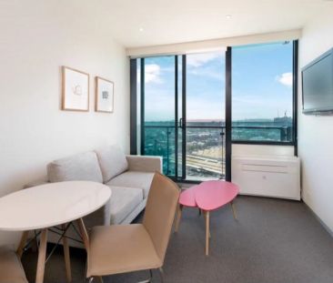 Convenient! Fully Furnished City Pad! - Photo 3