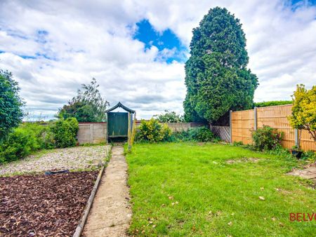 Bungalow to rent on - Photo 3