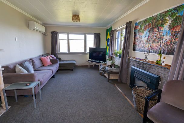 Three bedroom with views! - Photo 1