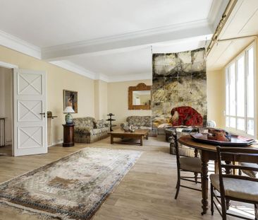 Location Appartement 4 pièces 145m² NEUILLY SUR SEINE 92200 - Photo 2