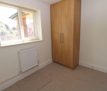3 bedroom detached bungalow to rent - Photo 6