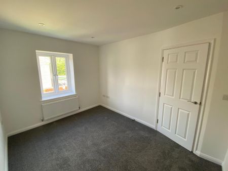 2 bedroom semi-detached house to rent - Photo 5