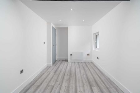 Bank Street - Photo 3