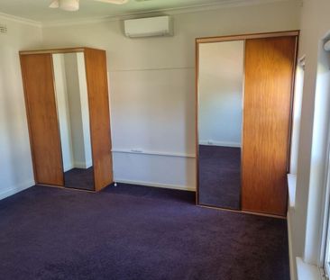 Updated home, walking distance to shops and close to beach. - Photo 3