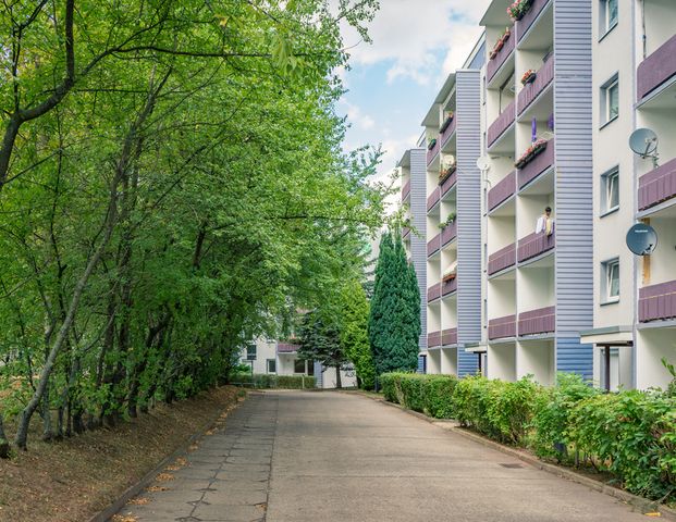 3-Raum-Wohnung mit Balkon und offener Küche - Photo 1