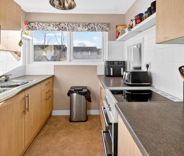 2 bedroom maisonette to rent - Photo 4