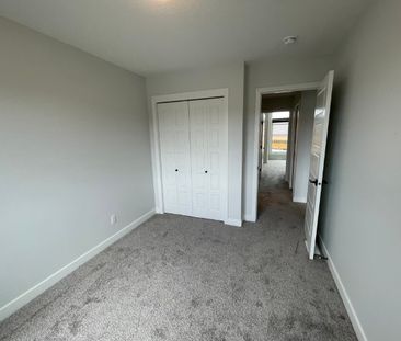 New 2-Storey 3-bed 2.5-Bath Upper Suite in Edgemont - Photo 1
