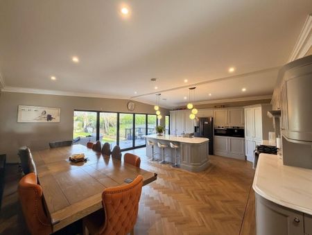 2 bedroom detached house to rent - Photo 2