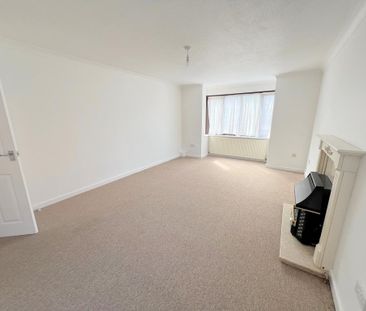 2 bedroom ground floor flat to rent - Photo 2