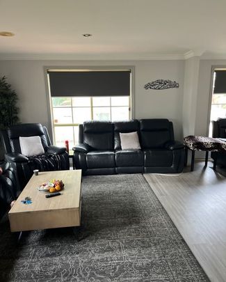 Your dream family home has arrived! - Photo 1