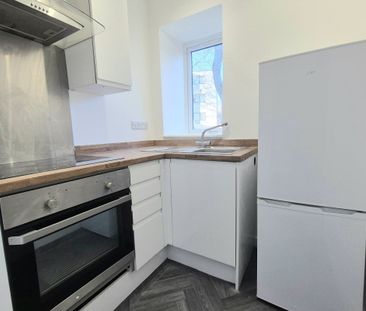 West Parade Flats - Photo 4