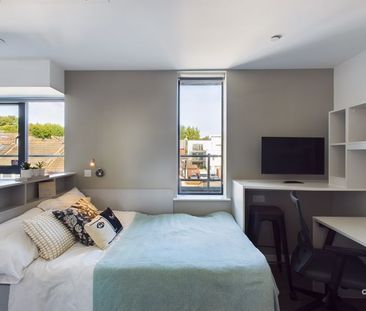 Holden Court – Large Studio - Photo 2