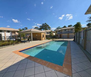 Fully furnished with water bills included! - Photo 1