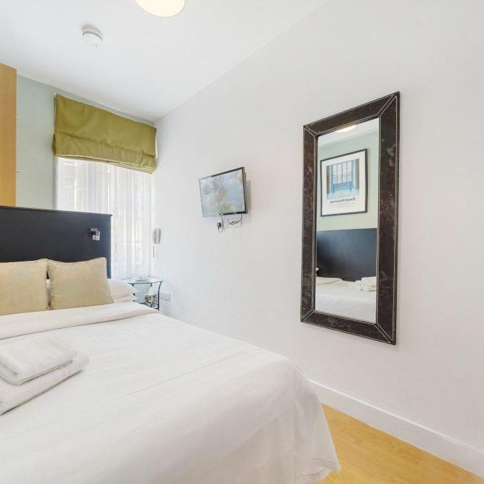 Studio to rent - Photo 1