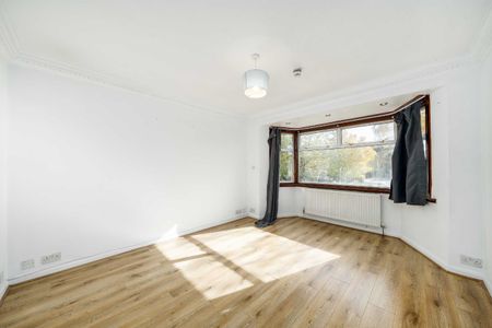 The Vale, Willesden, NW11 - Photo 2