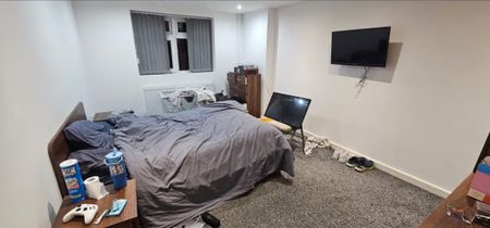 3 Bed - 12 Harold Mount, Hyde Park, Leeds - LS6 1PW - Student - Photo 5