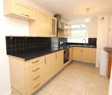 3 bedroom terraced house to rent - Photo 6