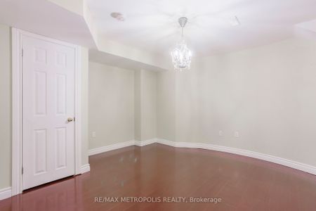 Detached Home For Lease | E8122218 - Photo 4