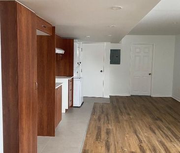 3 1/2 neuf, semi meublé à louer à Laval ( Ste-Rose) - Photo 4