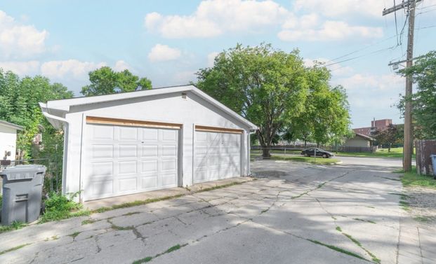 920 Weatherdon, Winnipeg, MB - Photo 1