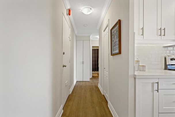 38 King Street West - Photo 1