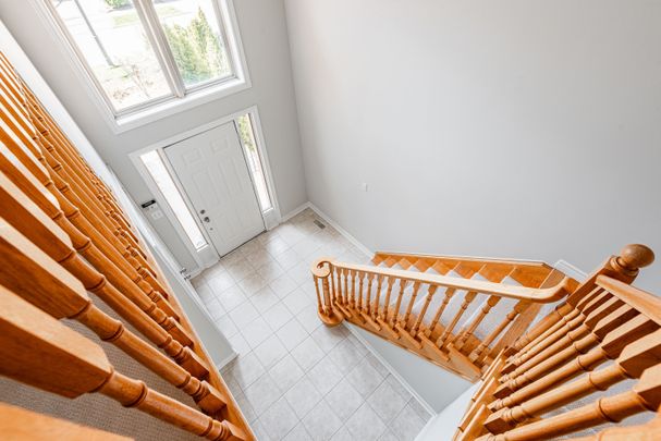 For Lease - 2529 Longridge Crescent, Oakville, Ontario - Photo 1