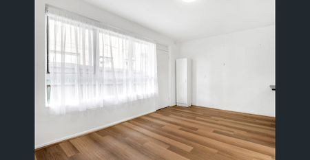 Neat, low-maintenance living in prime Reservoir location - Photo 2