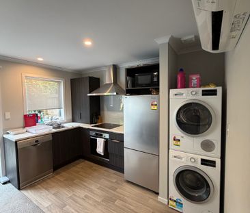 Brand New Studio Townhouse – Fully Furnished & All Utilities Included! - Photo 3