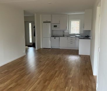 Nyborgsvägen, Stenungsund - Photo 4