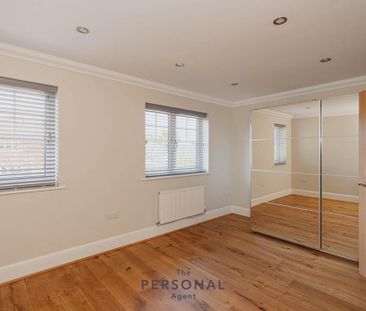 4 bedroom semi-detached house to rent - Photo 5