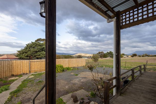 Characteristic 2 Bedroom Cottage - Photo 1