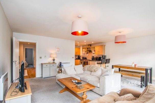 2 bedroom flat to rent - Photo 1