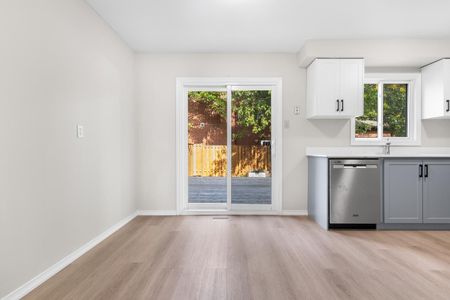 For Lease - 1333 Hazel Mccleary Drive, Oakville, Ontario - Photo 3