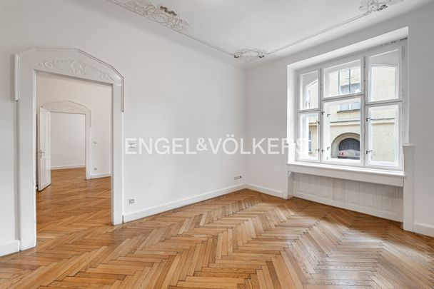 Pronájem bytu 4+1 115 m², Elišky Krásnohorské 134, Praha - Photo 1