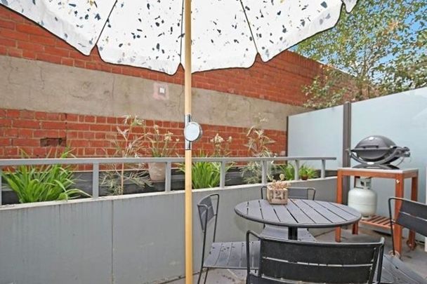 8/96 Charles Street, Fitzroy. - Photo 1