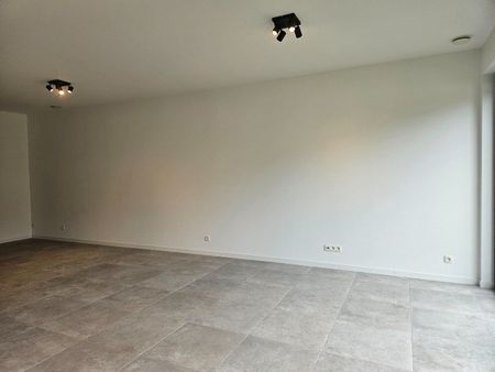 Nieuwbouwwoning met 3 slaapkamers en tuin in het centrum van Mol! - Photo 2