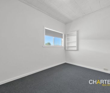 Newly Renovated Family Home in Prime Speers Point Location! - Photo 5