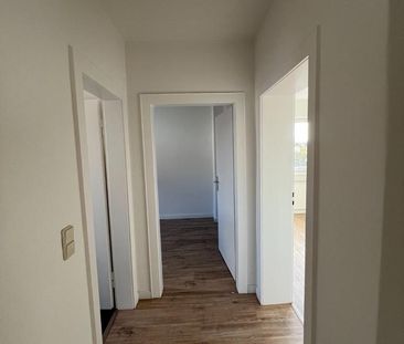 WOHNEN WIE NEU - Sanierte 3-Raumwohnung mit moderner EBK & Bad - Photo 6