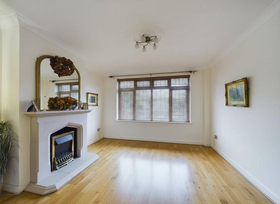 4 bedroom semi-detached house to rent - Photo 1